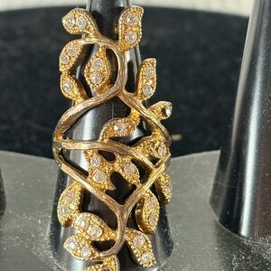Elegant Vintage Gold-Tone Leaf 🍃 andVine Ring size 7